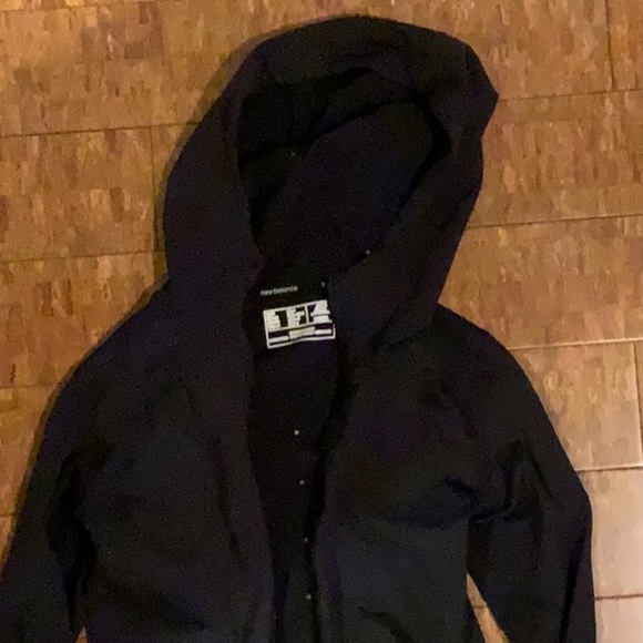 New Balance Reflective Jacket - Picture 2 of 4